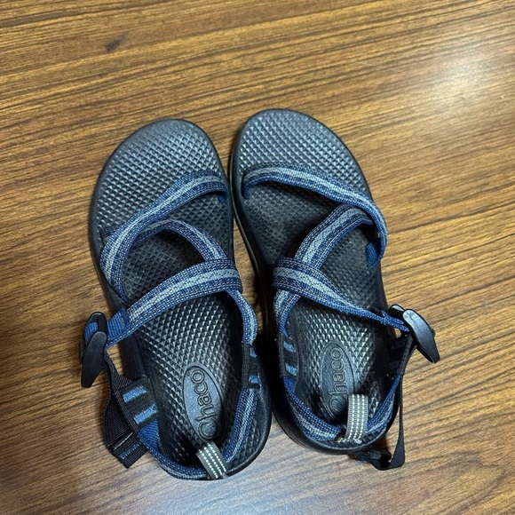 Chacos sandals big Kid size 4 - Picture 3 of 6